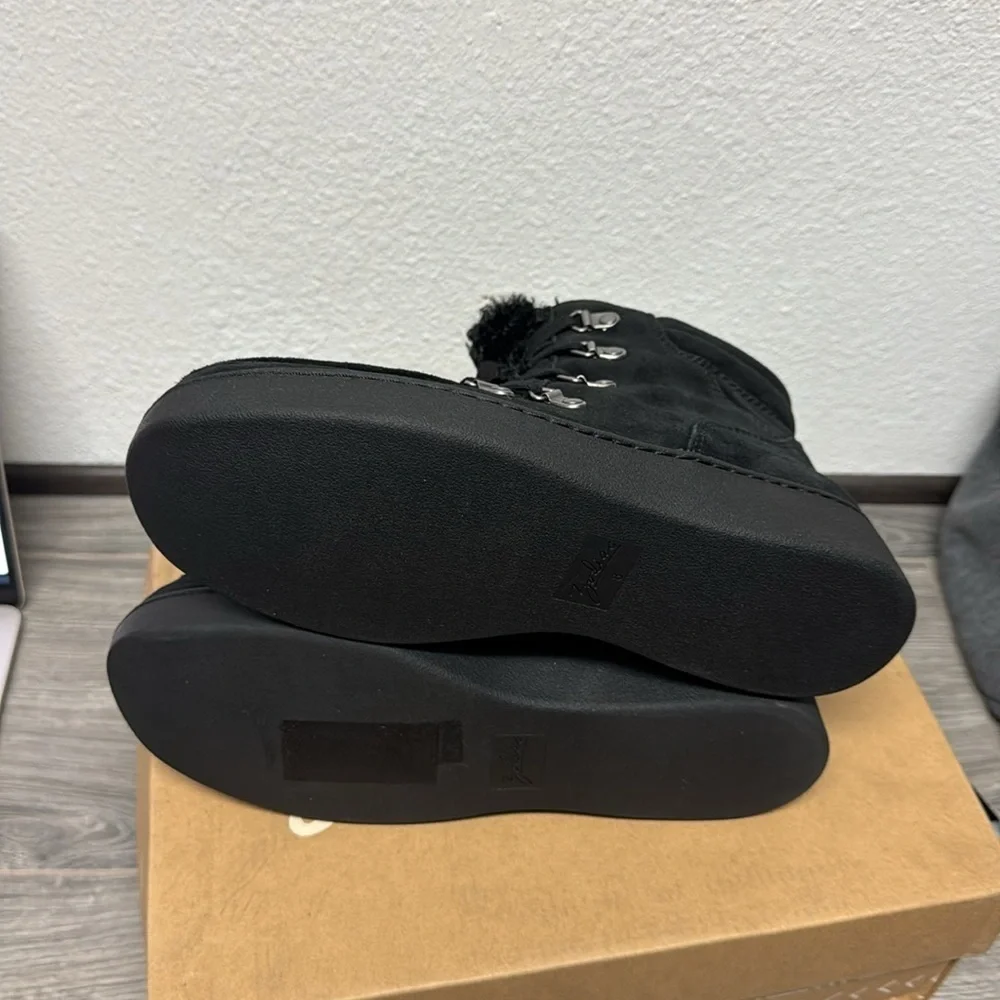 Zodiac Pierson Bootie In Black Suede